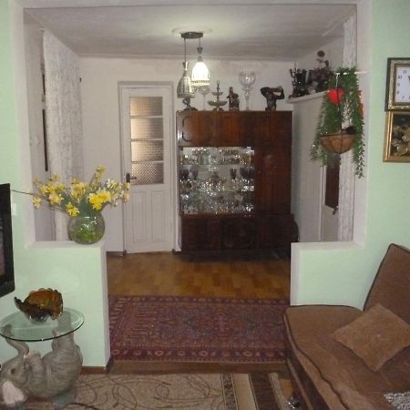 Guest House Elena Махинари Екстериор снимка